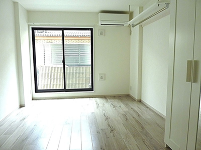 兵庫県西宮市小松南にあるリバージュ武庫川を紹介します。部屋はシンプルで飽きにくい洋風をイメージしたものを採用。