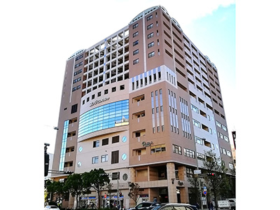 兵庫県西宮市高松町にあるプレラにしのみやを紹介します。阪急西宮北口駅前にあり駅から徒歩3分、好立地かつ雨が降ったときも便利なアクセス地が好評です。